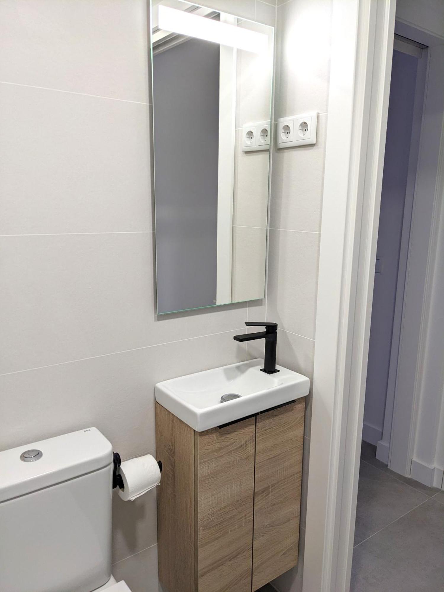 Weflating Fira Apartment L'Hospitalet de Llobregat Luaran gambar